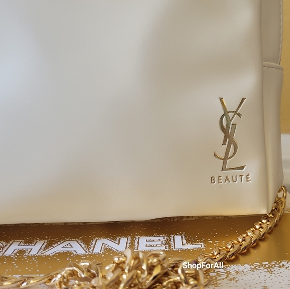 Yves Saint Laurent - Picture 2 of 10